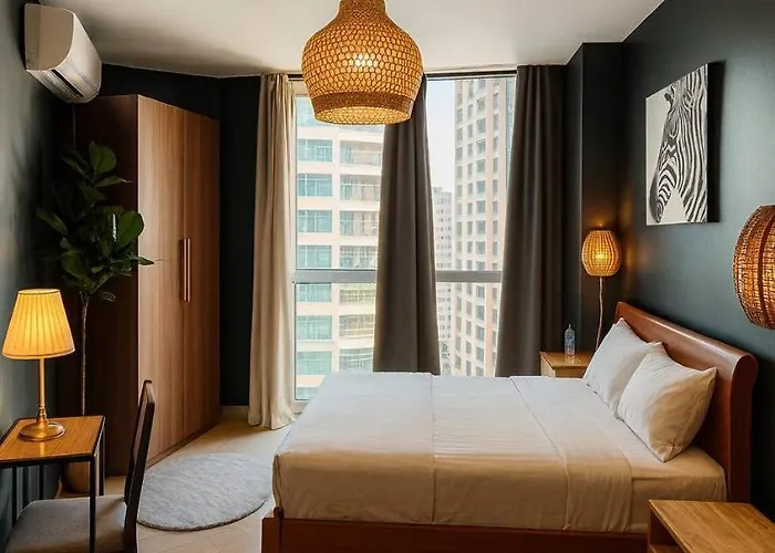 Apartment Bright, Stylish & Modern With Balcony Manila